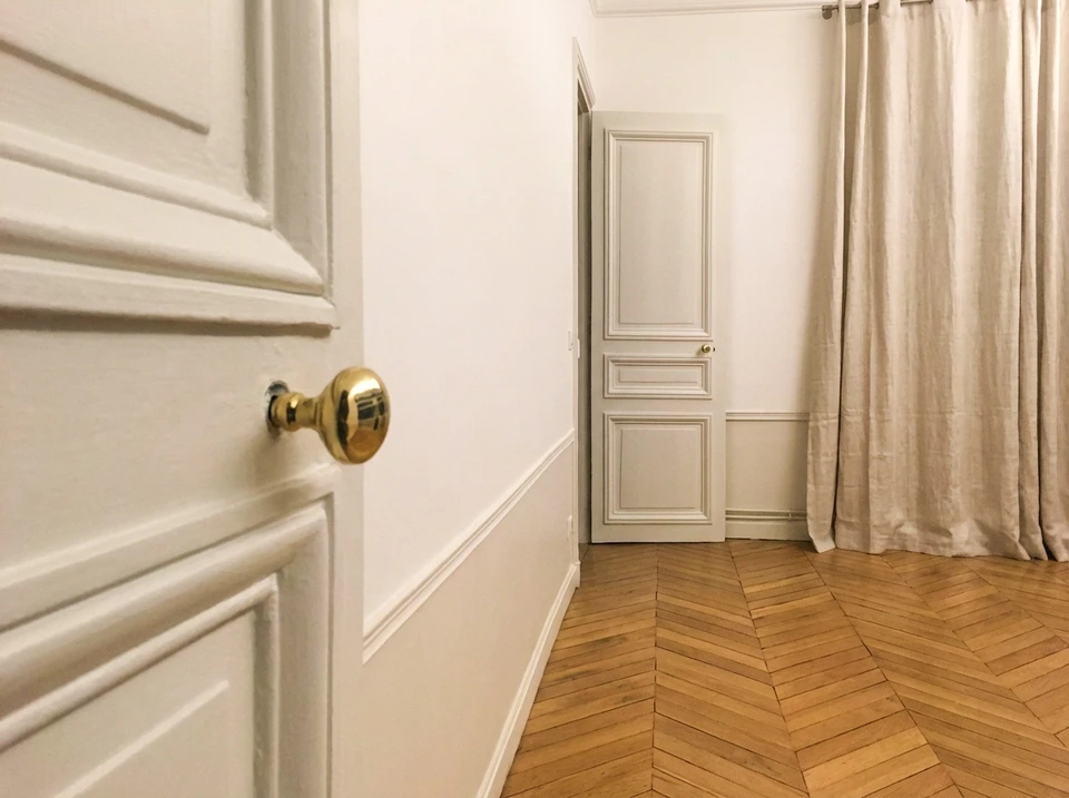 nouvel appartement, int&eacute;rieur, salle de bain d&eacute;taill&eacute;e